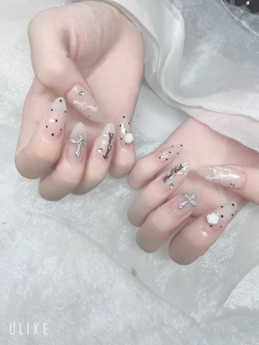 ネイル ドット ハンドネイル BABY LION :Linaのネイルデザイン