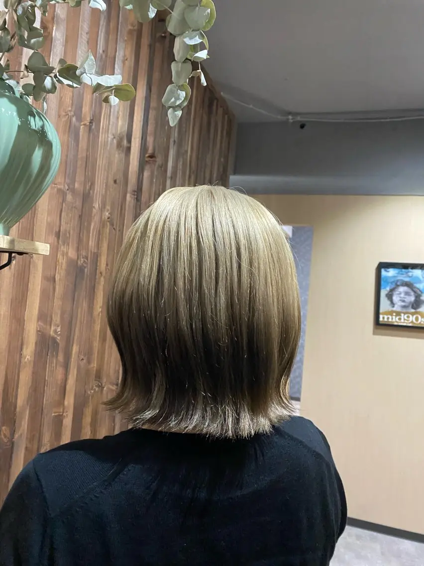 セミロング カラー ブリーチ ブラウンカラー チョコレートブラウン 透明感カラー ダブルカラー ヘアカラー トリートメント 田邉 偉楓のヘアスタイル