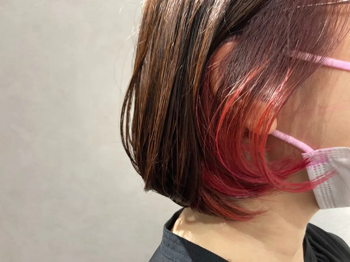 ショート カラー ブリーチ イヤリングカラー ピンクカラー レッドカラー 大澤 美樹 💇‍♀️店長のヘアスタイル