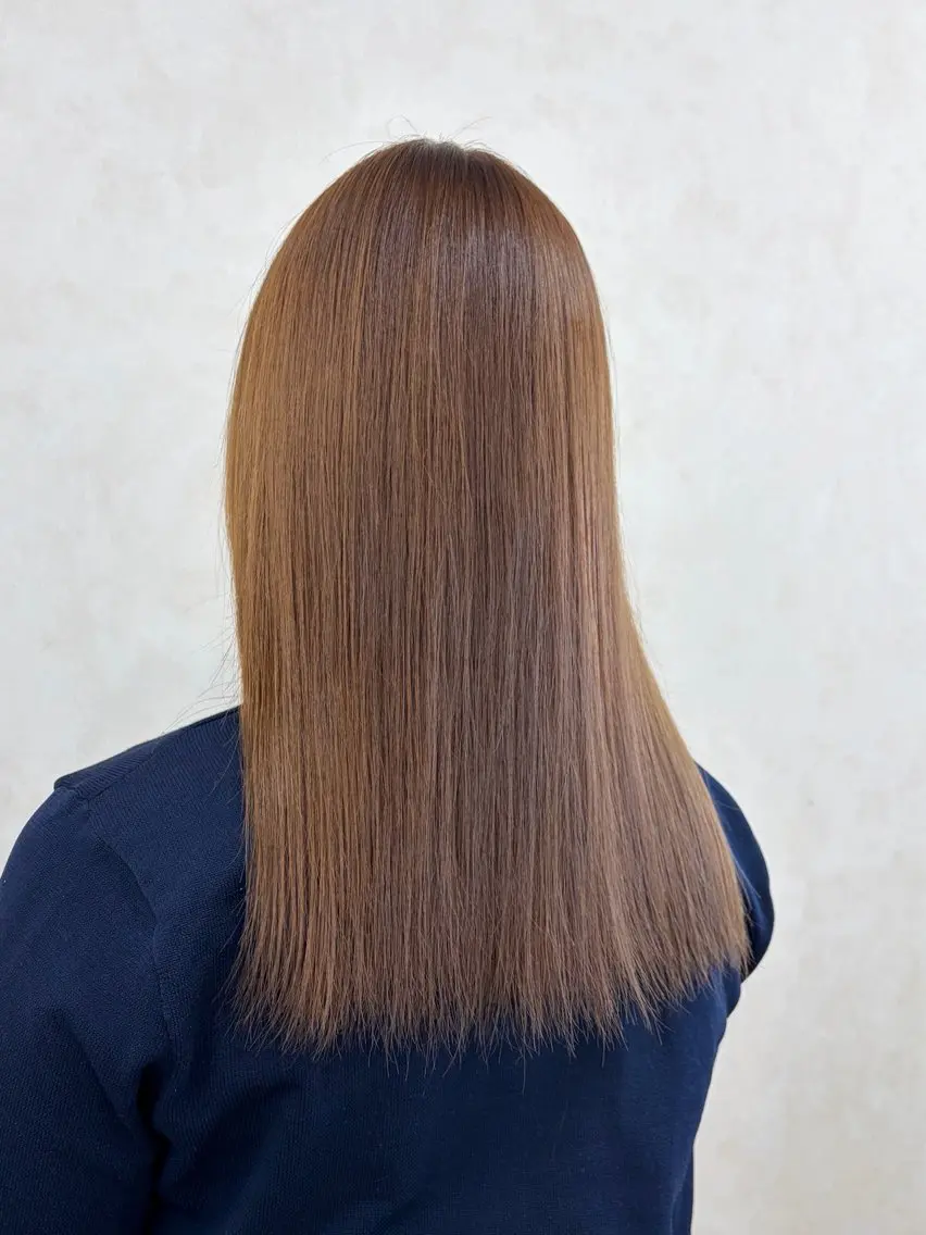 セミロング カラー ベージュカラー ブリーチ ダブルカラー ブリーチなしカラー オリーブベージュ ヘアカラー トリートメント 倉澤 愛理のヘアスタイル