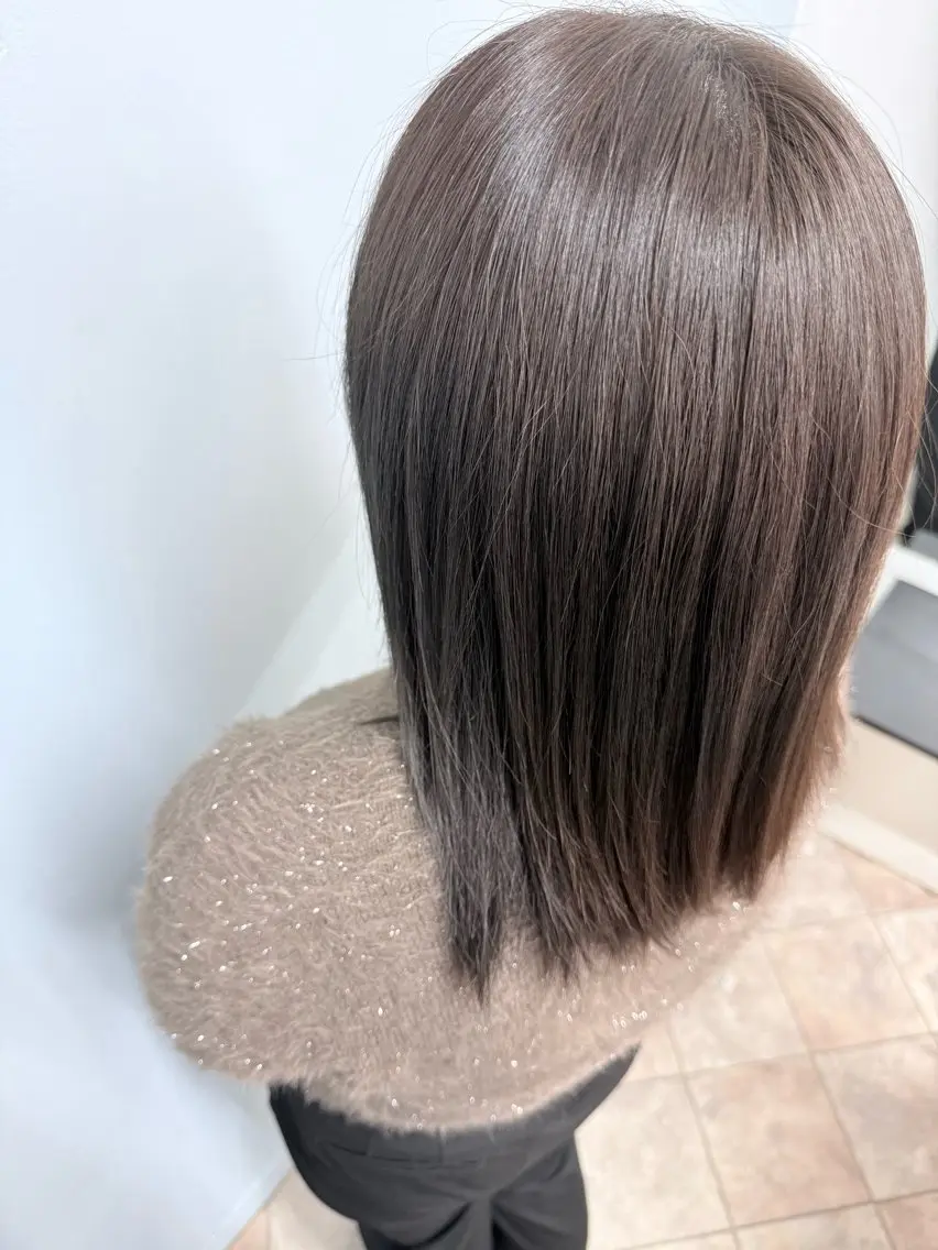 ミディアム カラー グレージュ 永木 楓のヘアスタイル