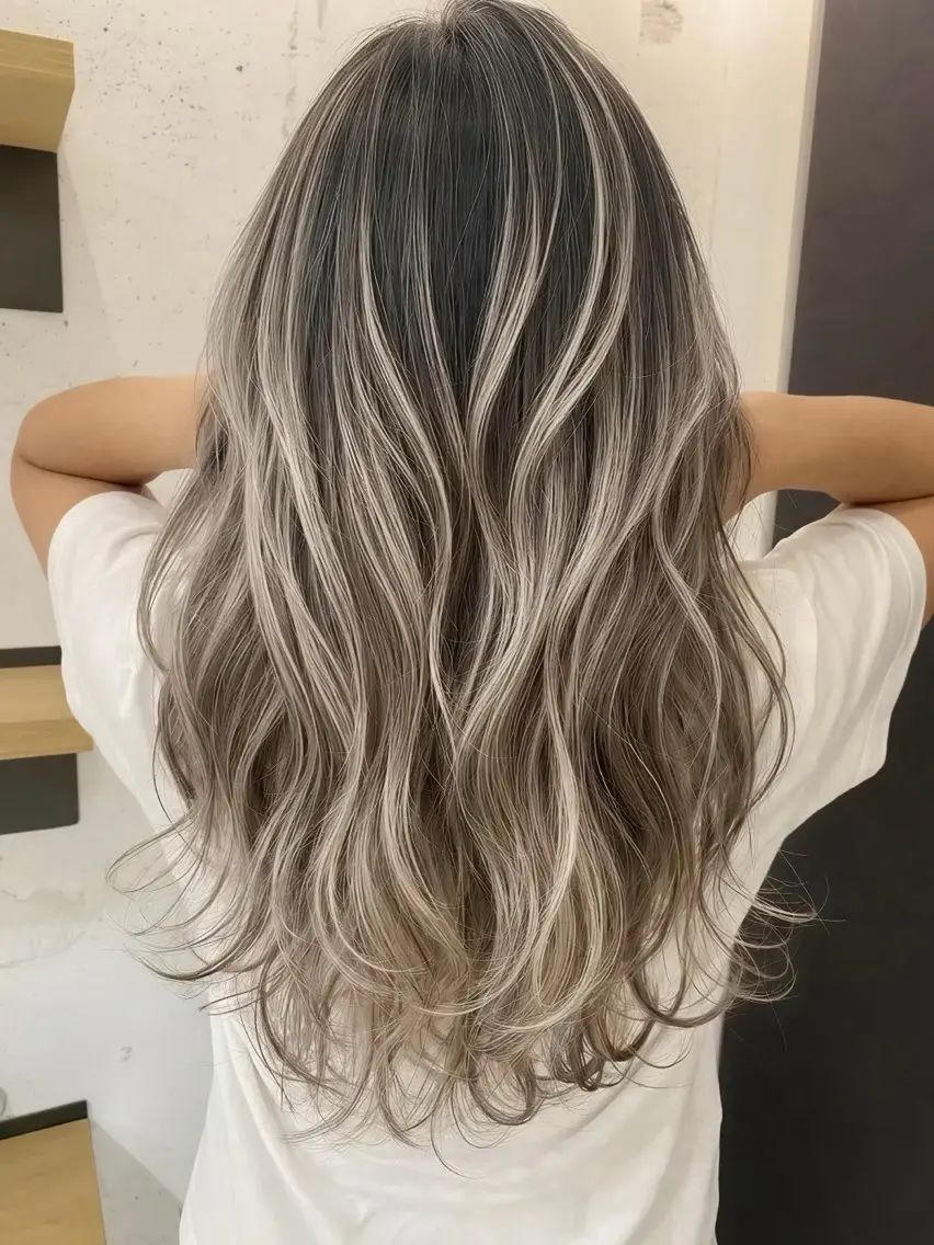 セミロング カラー バレイヤージュ ブリーチ ケアブリーチ 透明感カラー グレージュ カット ヘアカラー トリートメント バレイヤージュ 藤沢 髪質改善 竹内ケンゴのヘアスタイル