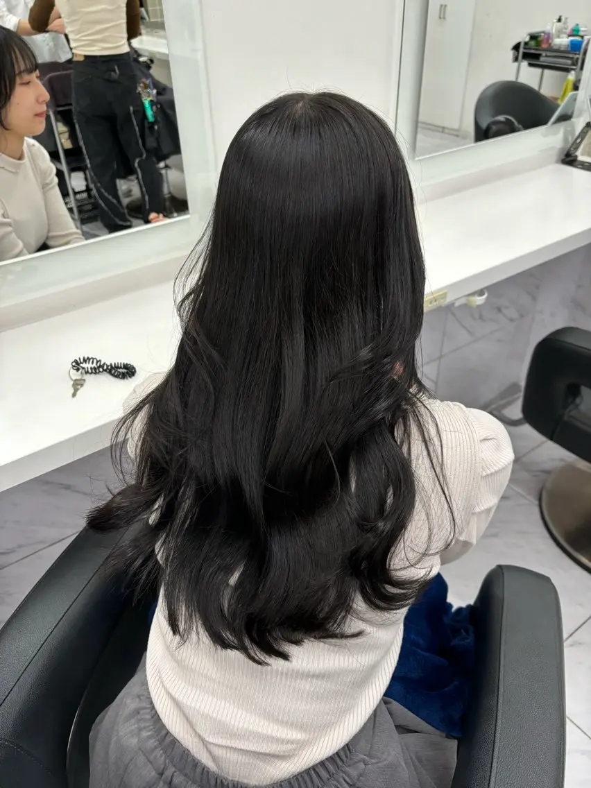 ミディアム カラー 抜け感レイヤー︴ ニュアンスカラーのヘアスタイル