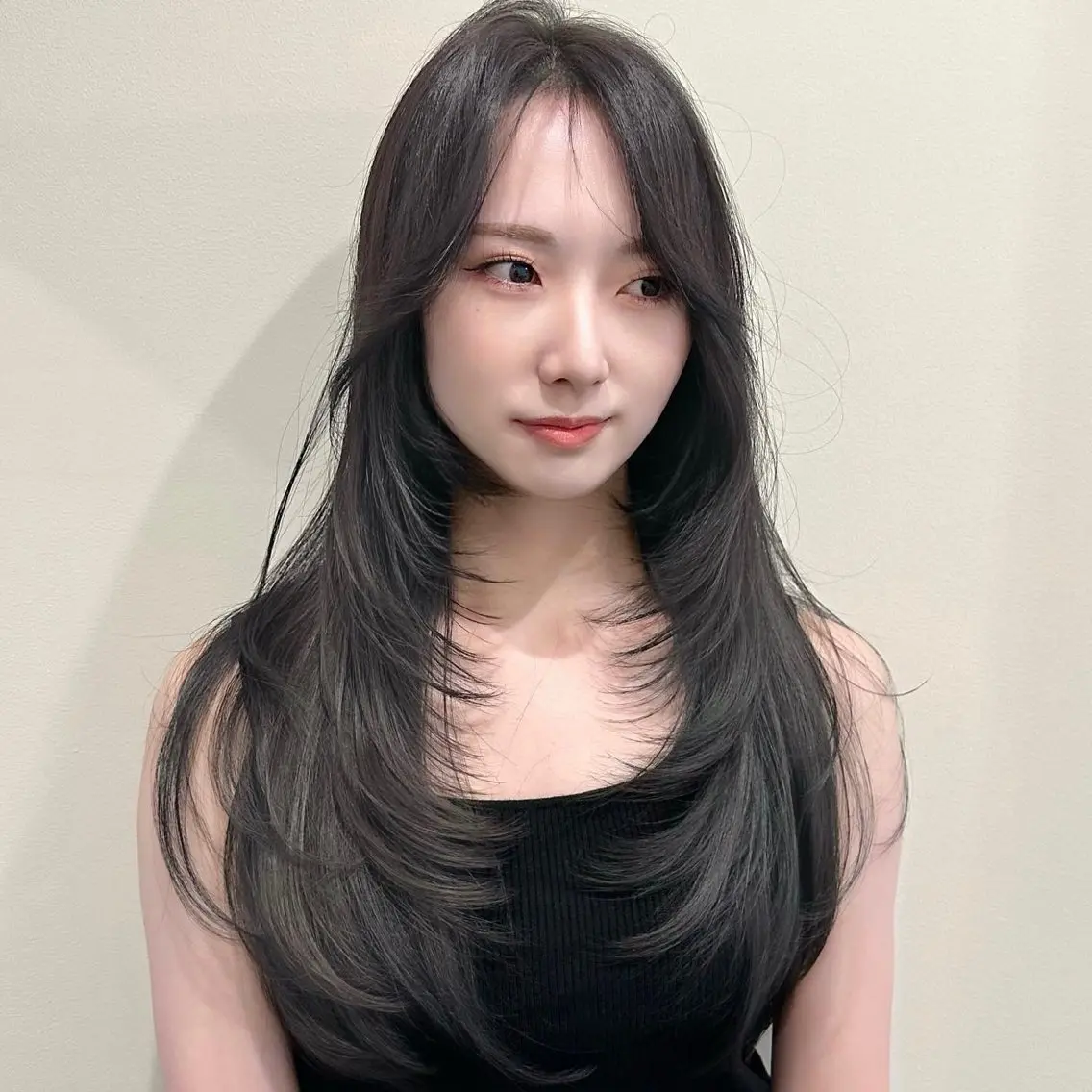 セミロング カット ヘアカラー トリートメント 🌹ハッシュカット、 レイヤー韓国ヘア🌹のヘアスタイル