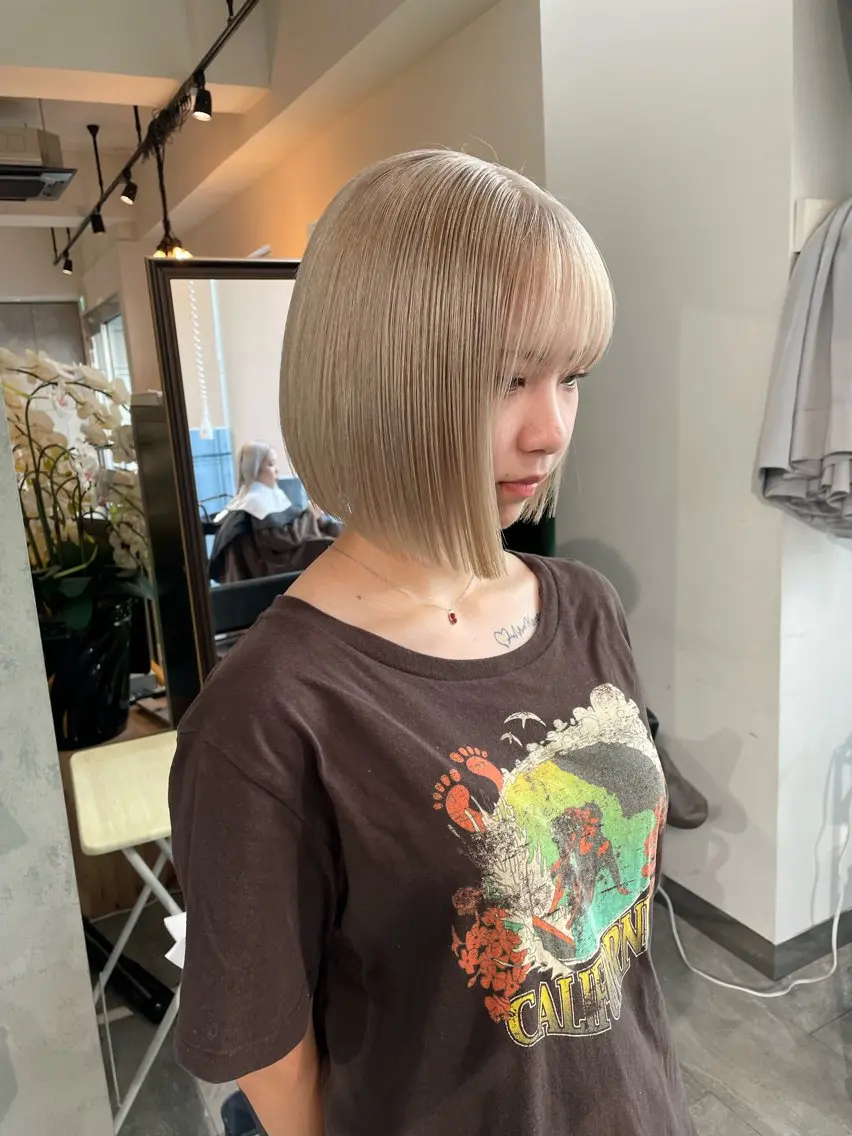 ショート カラー カット ヘアカラー トリートメント ヘアセット 💜ハイトーン💛 マジカルかいちゃんのヘアスタイル