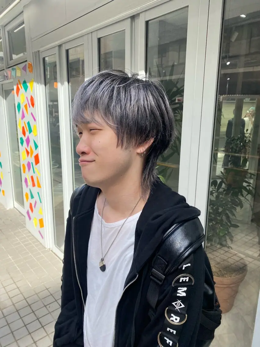 ショート カラー メンズ メンズブリーチ マッシュ メンズウルフカット ブリーチ シルバー Riganuts王子 Hayato✂︎のヘアスタイル