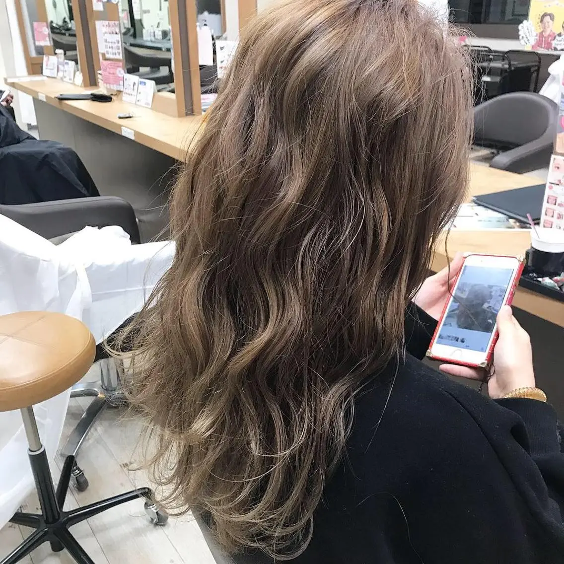カラー ヘアカラー トリートメント デザインカラー Lienのヘアスタイル