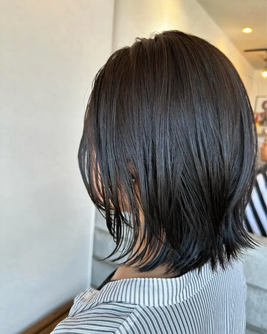 ミディアム 外ハネヘア 岩村 夏姫のヘアスタイル
