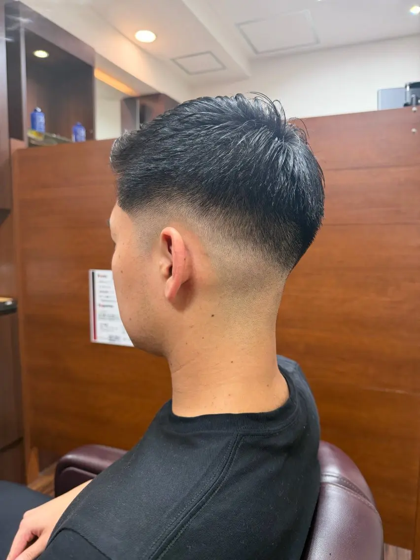 ショート メンズ 糸山 仁のヘアスタイル