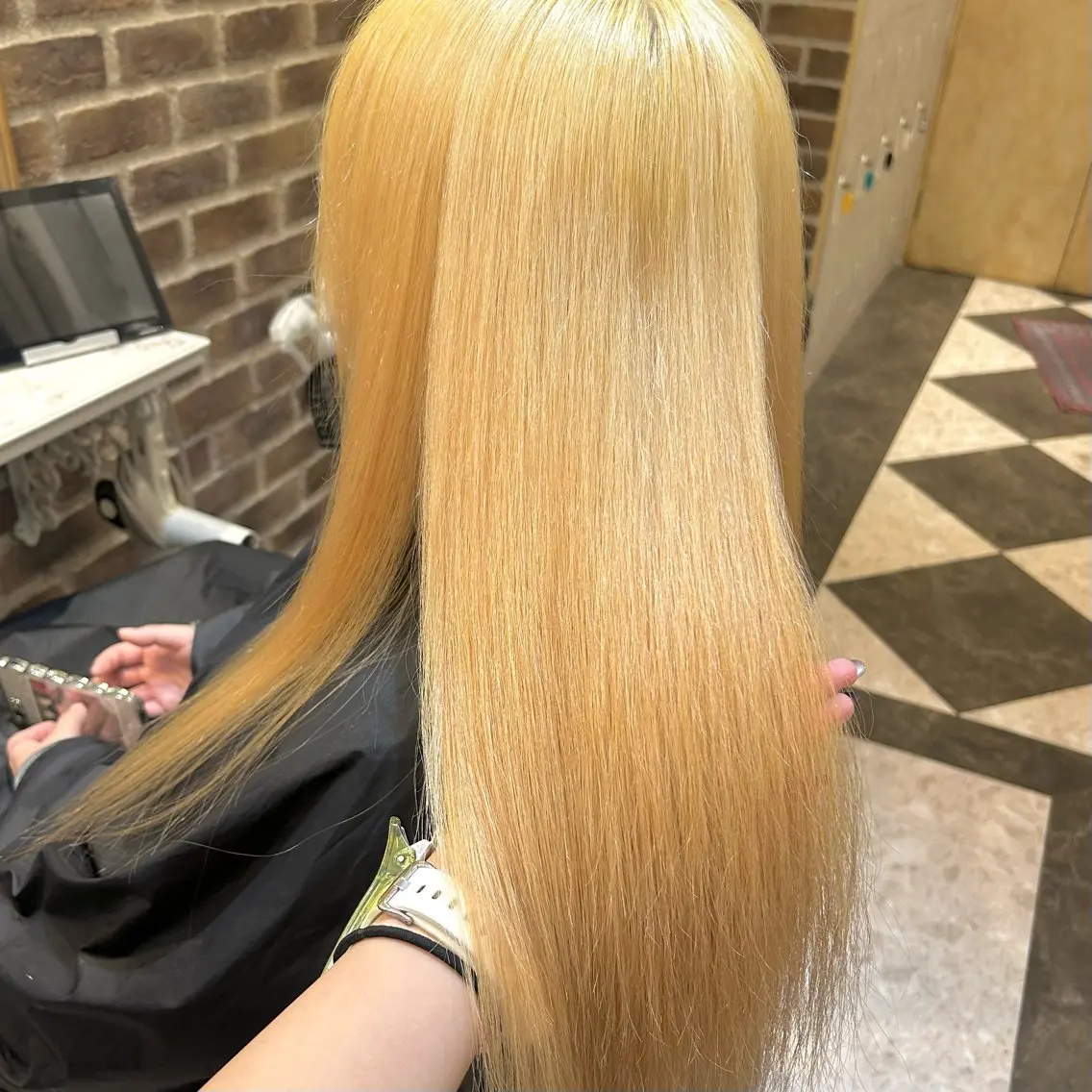 ロング カラー ゆう🫧 透明感/ハイトーンのヘアスタイル