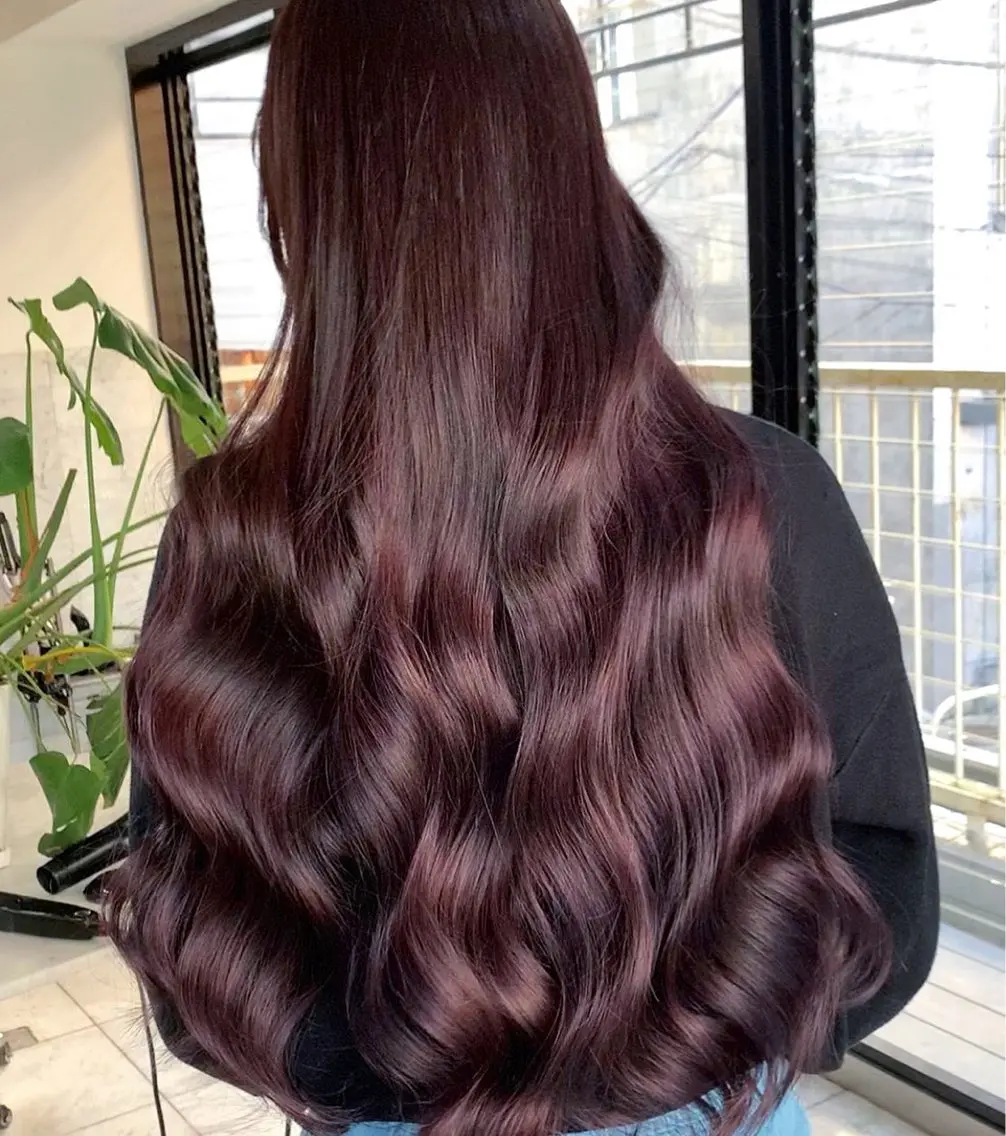 ロング カラー ブリーチ ボルドーカラー カシス ダブルカラー ブリーチなしカラー RYOSUKE ハイトーンのヘアスタイル