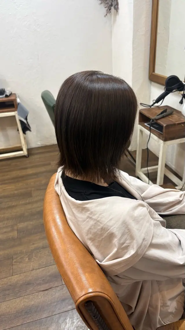 ショート カラー ボブ 外ハネヘア カット ヘアカラー 元山 透明感艶カラー 🌻レイヤーカットのヘアスタイル