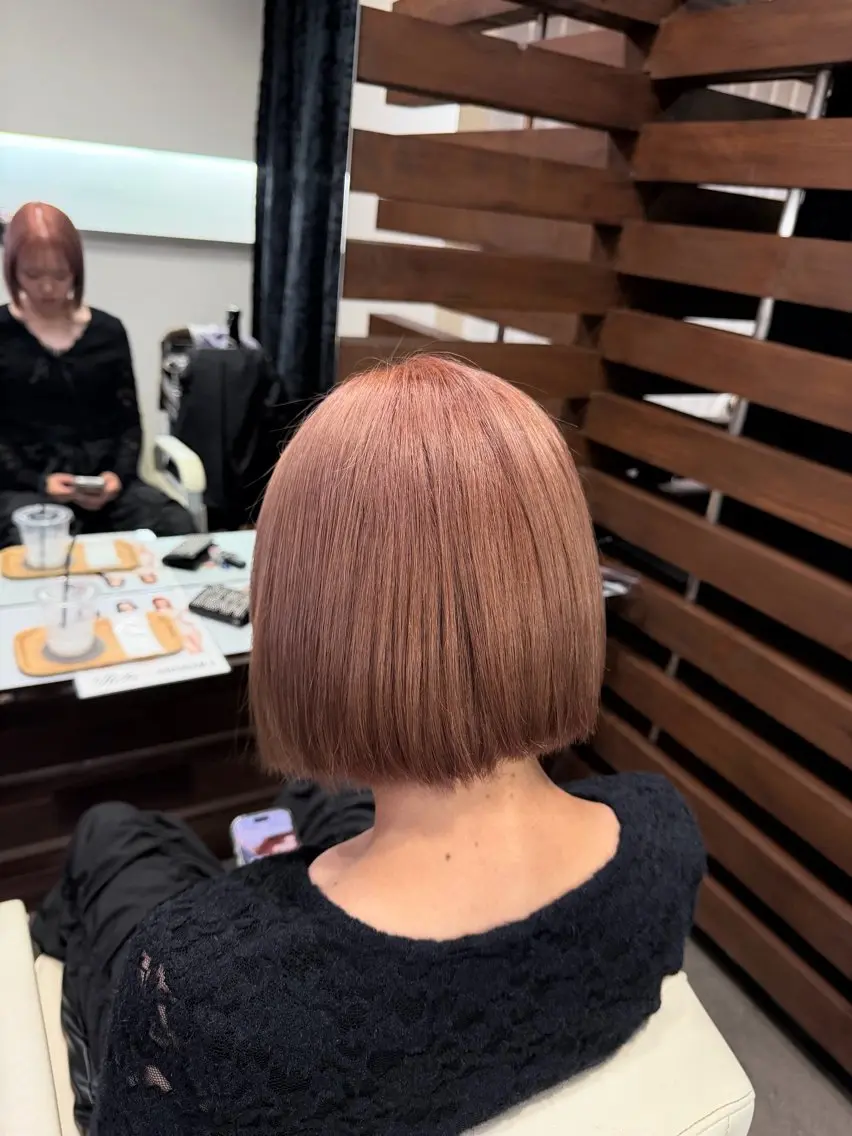 ショート ヘアカラー LiL しおんのヘアスタイル