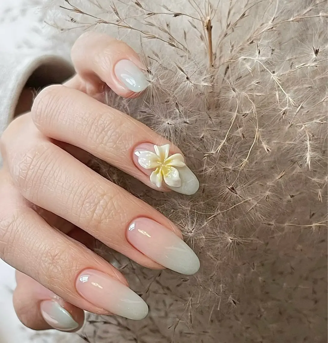 ネイル アートネイル オーロラネイル チークネイル フレンチネイル ガラスフレンチ ハンドネイル 🎀YooLi Nail salonのネイルデザイン