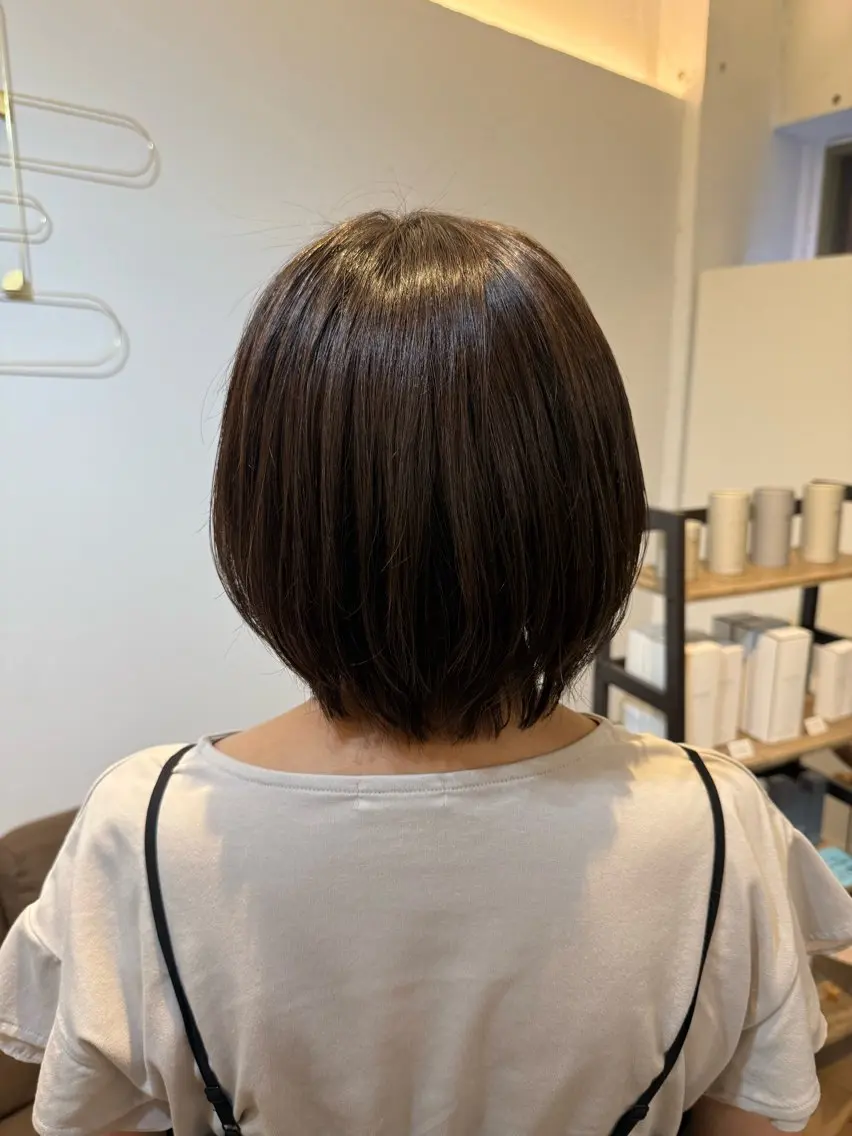 ショート カラー 中村 優里のヘアスタイル