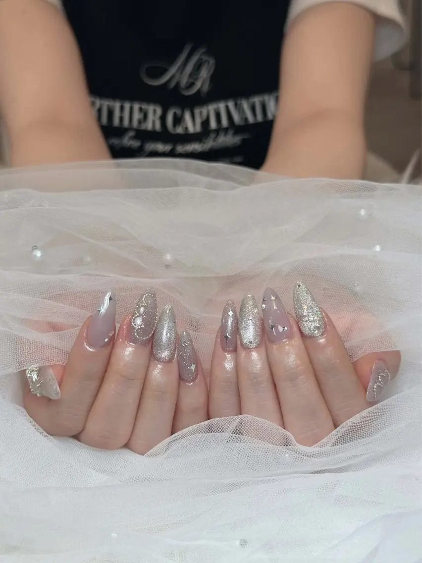 ネイル チークネイル ドット フレンチネイル グラデーション ハート ハンドネイル ハンドケア Eli Muse 新宿ネイルのネイルデザイン