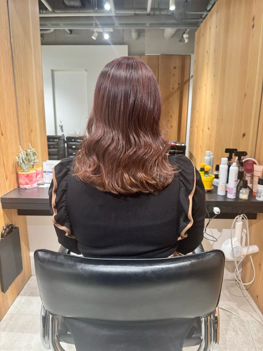 セミロング カラー ハイライトカラー ピンクカラー ハイライト カット ヘアカラー スキバサミを使わない カット🌼唯🌼のヘアスタイル