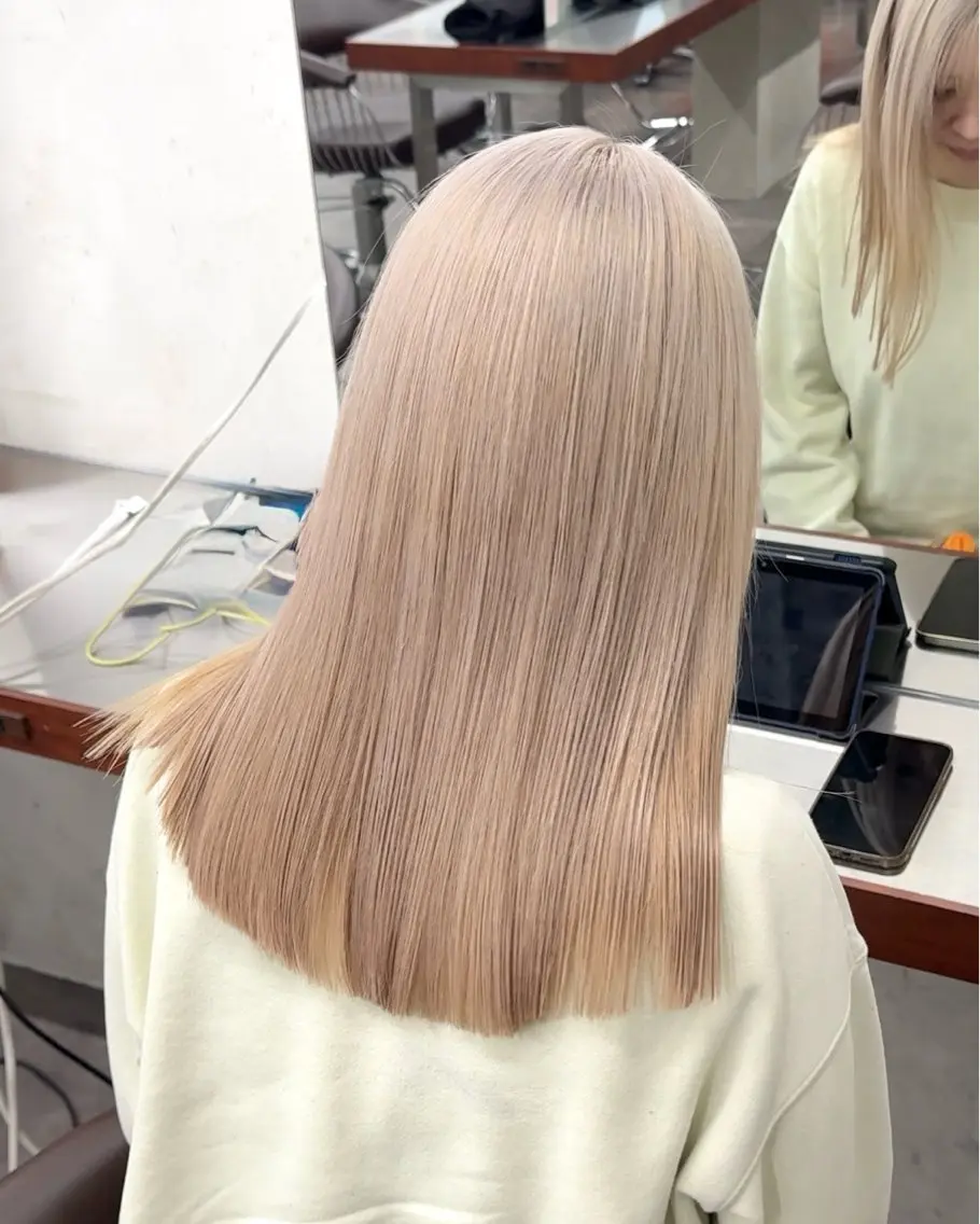 ロング カラー アッシュ ベージュカラー ブリーチ ケアブリーチ ダブルカラー カット ヘアカラー トリートメント ブリーチ　ハイトーン 特化🌈フジタハルキのヘアスタイル