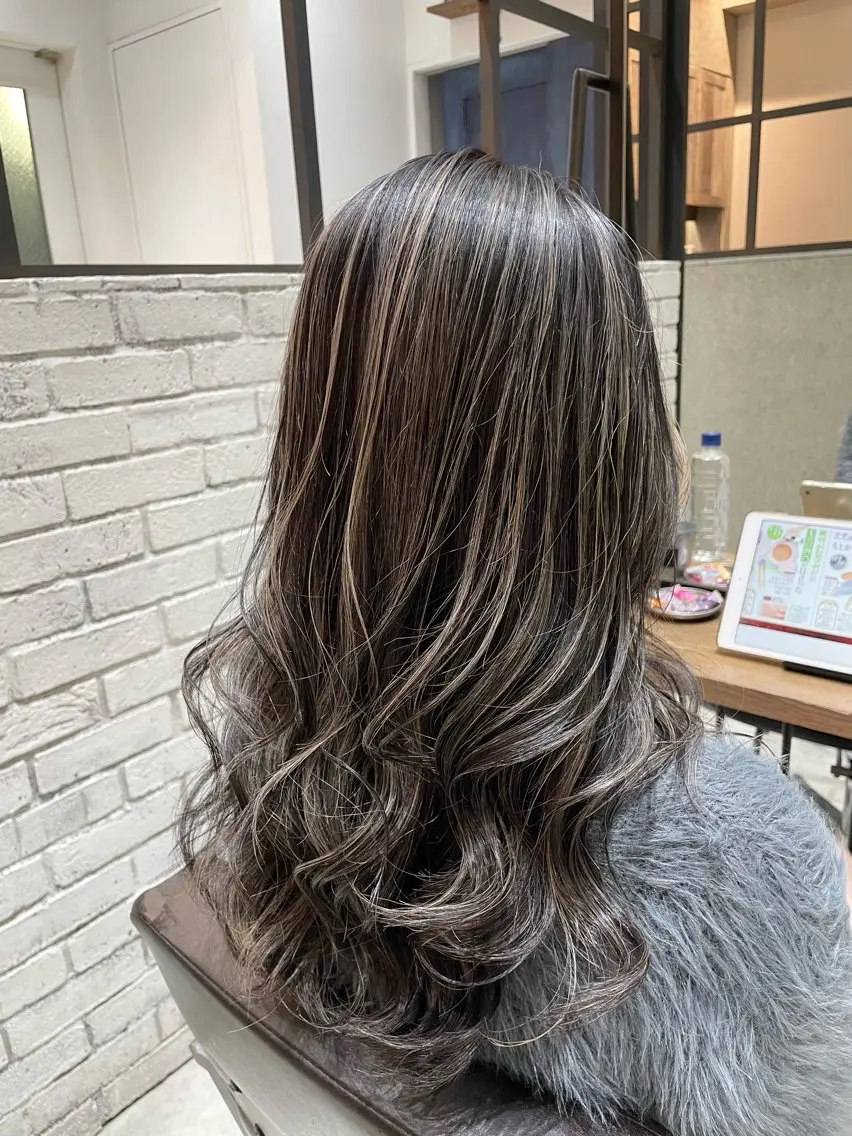 ロング カラー アディクシーカラー バレイヤージュ レイヤーカット ヘアカラー バレイヤージュ/ 髪質改善/渡邉悟🌱のヘアスタイル