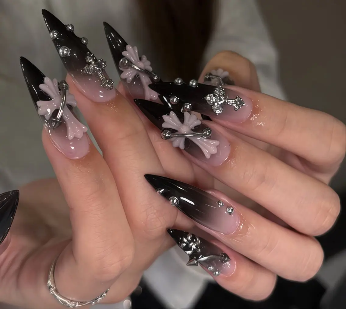 ネイル オーロラネイル チークネイル フットネイル フレンチネイル ジェルネイル ハンドネイル ハンドケア NEW NAIL💞 yuki🔥のネイルデザイン