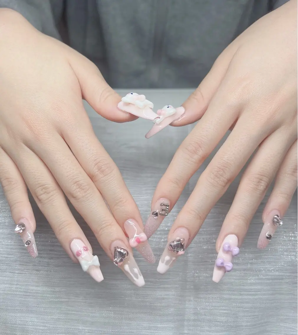 ネイル オーロラネイル チークネイル 長さ出し フットネイル フレンチネイル ハンドネイル Lee Nails チップ長さだし専門店のネイルデザイン