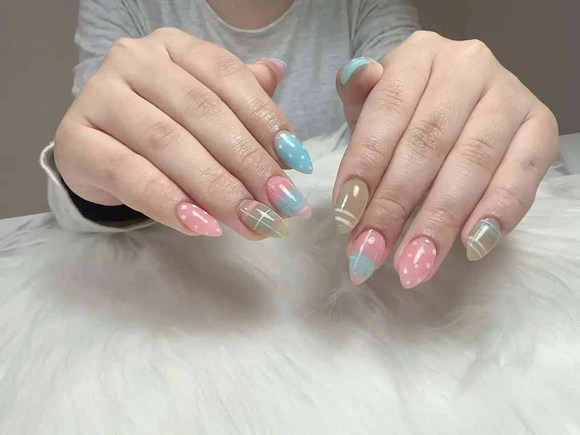 ネイル 長さ出し ネイルチップ ハンドネイル グエン ホアンアンのネイルデザイン