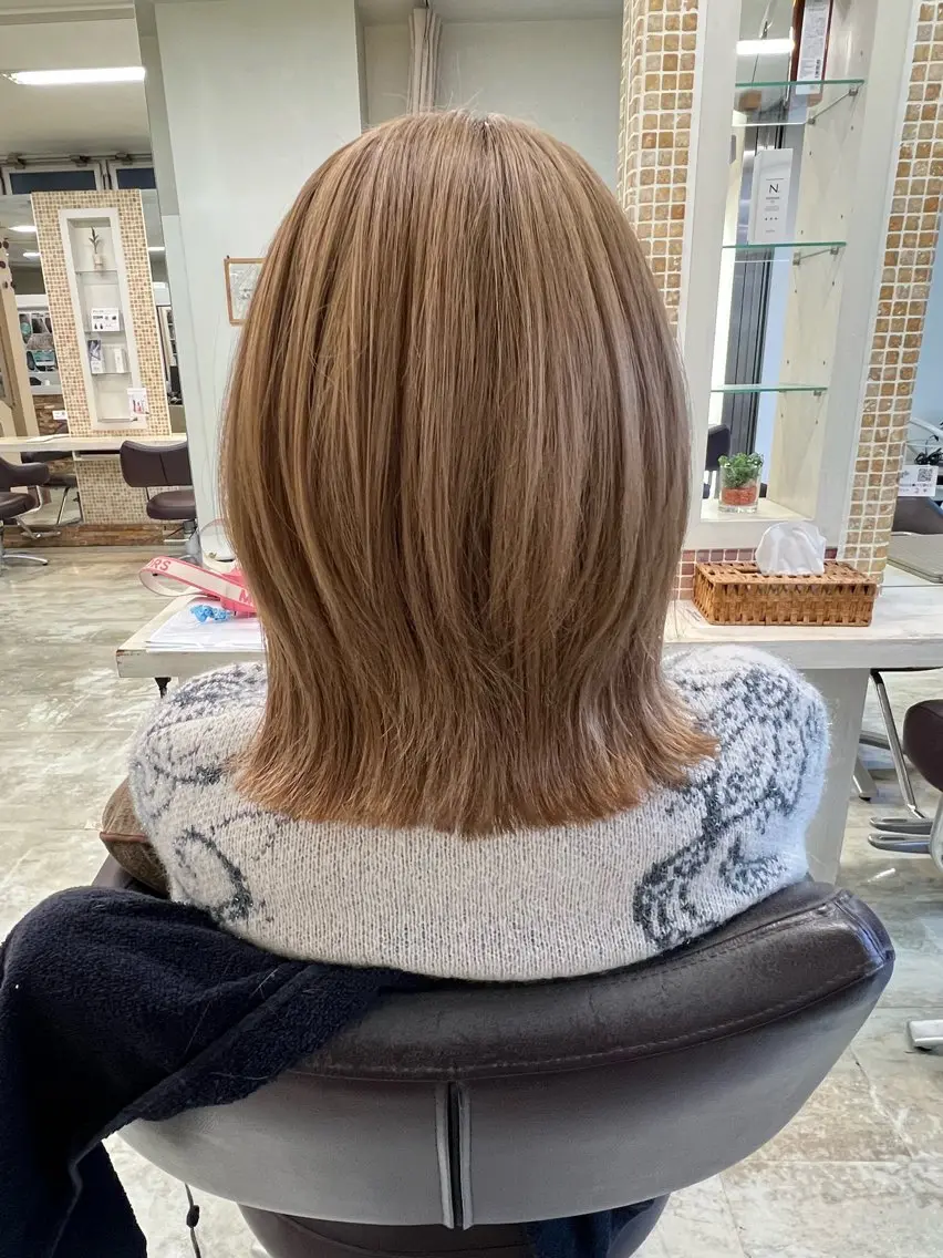 ミディアム ミディアムレイヤー くびれヘア レイヤーカット 切りっぱなし/ レイヤー/ももかのヘアスタイル
