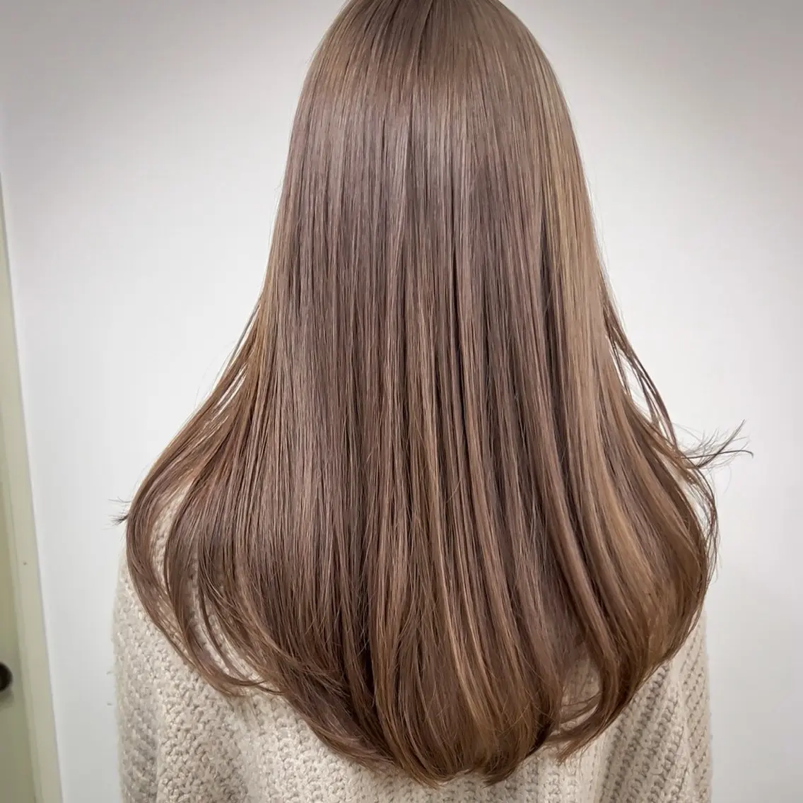 ロング カラー ベージュカラー ロング ヘアカラー トリートメント 🥇近藤 恭輔🥇 Recharme新保のヘアスタイル