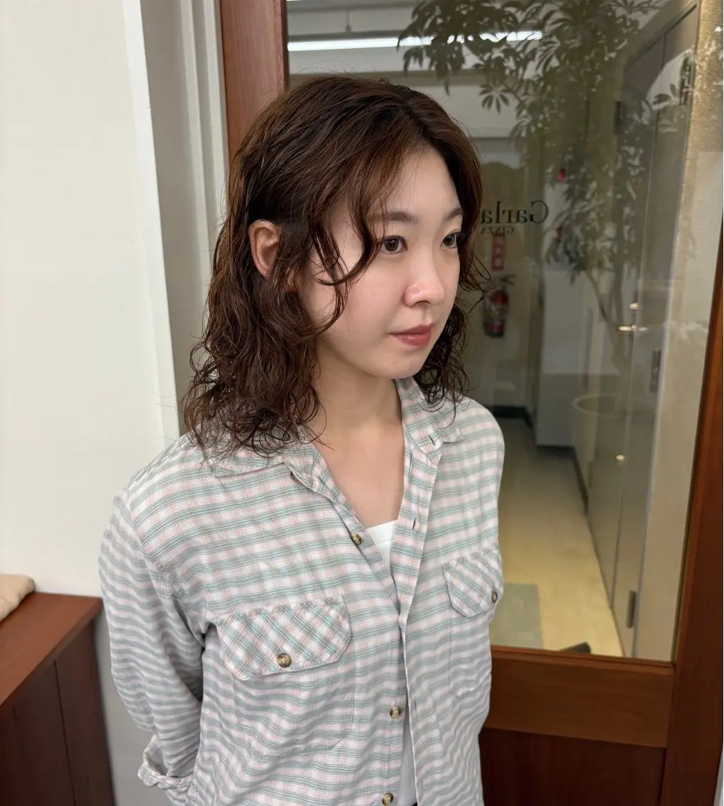 ミディアム パーマ 透明感カラー/顔周り カット/ののか💞のヘアスタイル