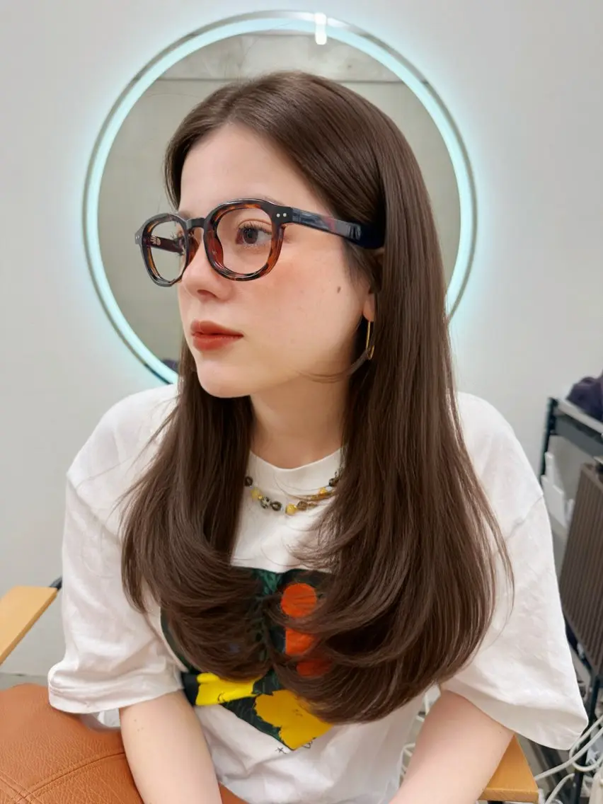 ミディアム カラー 透明感カラー グレージュ レイヤーカット ❤️アヤカ レイヤーカット❤️のヘアスタイル