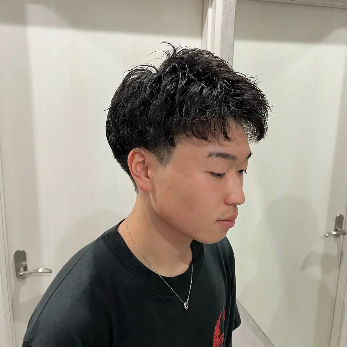 ショート パーマ メンズ アップバング メンズパーマ ショートヘア カット パーマ 蜂谷香恋/メンズ カット/パーマのヘアスタイル