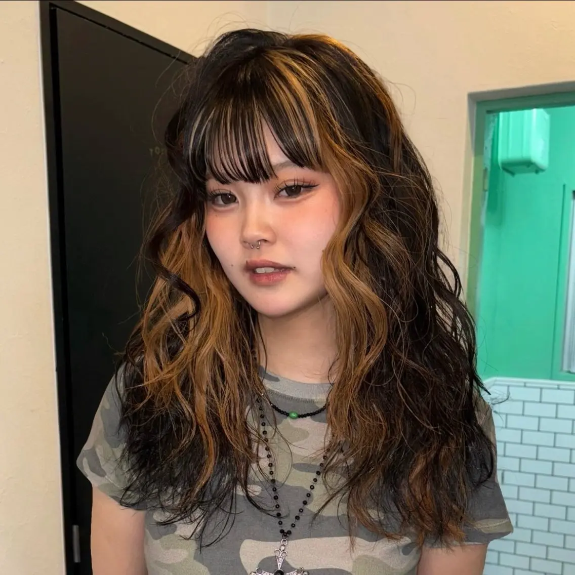 セミロング カラー ブリーチ ヘアカラー なんば、心斎橋🍓 ハイトーンnicoのヘアスタイル