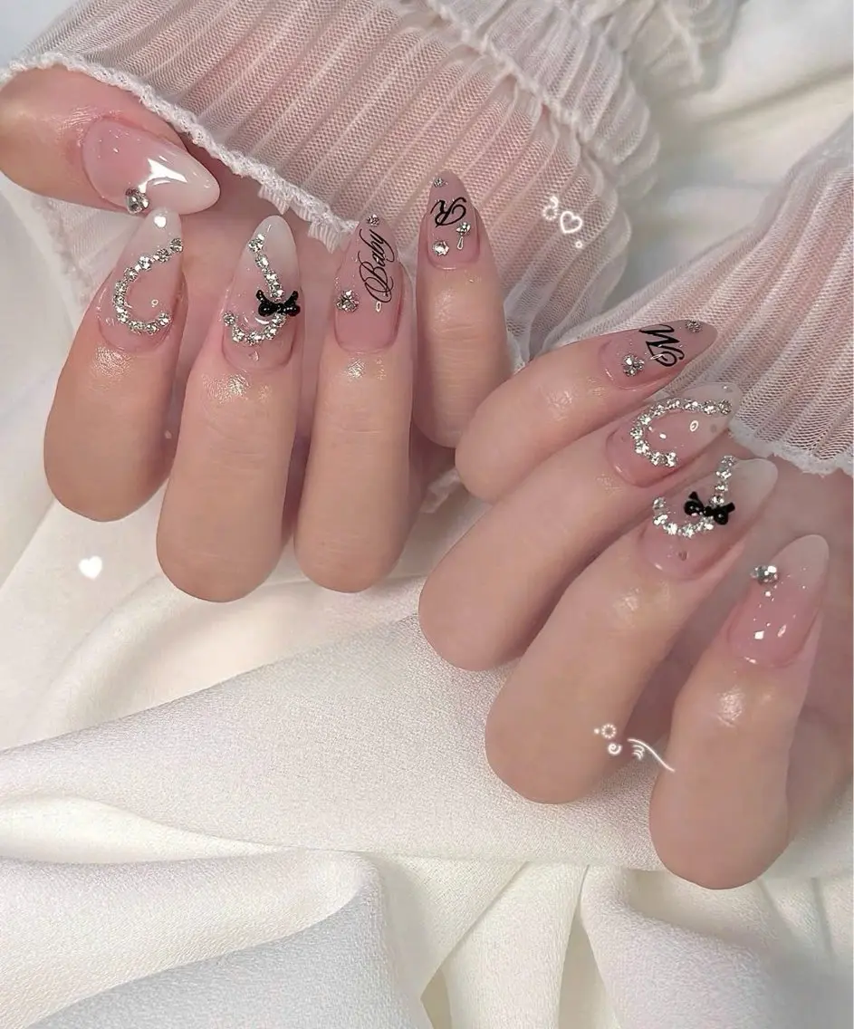 ネイル フラッシュネイル フレンチネイル グラデーション キラキラネイル 韓国ネイル ハンドネイル Hy nailsのネイルデザイン