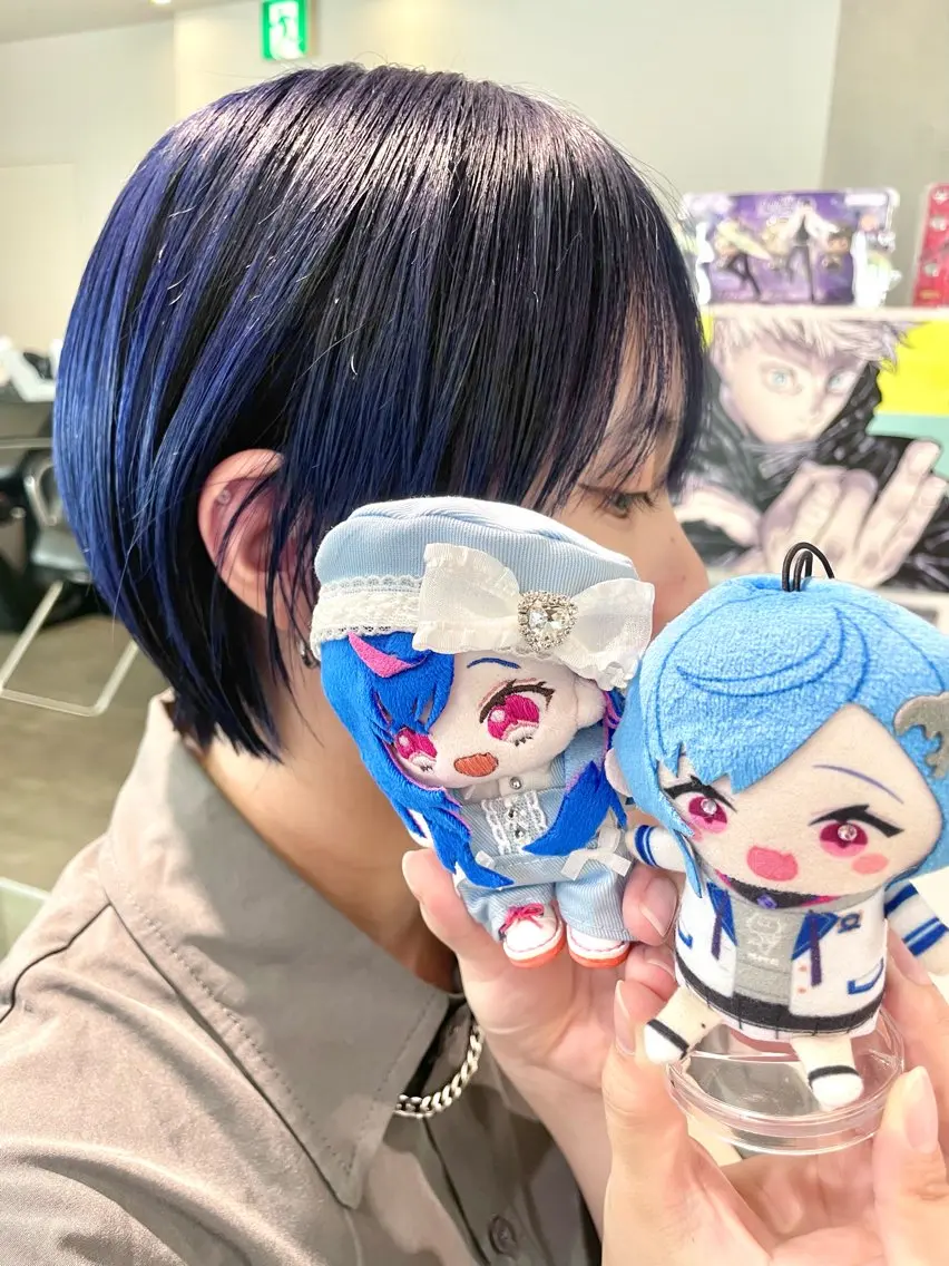 ミディアム カラー ブルーカラー ネイビーカラー インナーカラー 推し ブリーチ 髪質改善のヘアスタイル