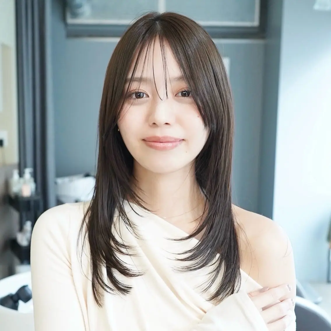ロング カラー ロングレイヤー ベージュカラー ブラウンカラー 透明感カラー グレージュ ヘアカラー トリートメント shun/ブリーチ なしダブルカラーのヘアスタイル