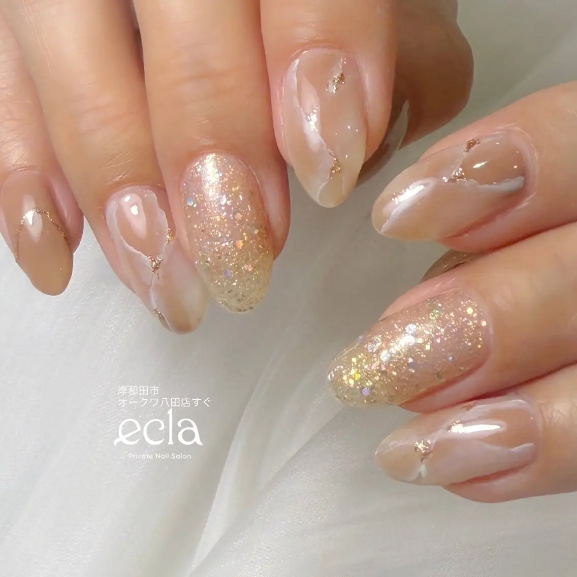 ネイル ゴールド キラキラネイル 大理石ネイル(マーブル) ニュアンスネイル Nail Salon ecla 〜エクラ〜のネイルデザイン