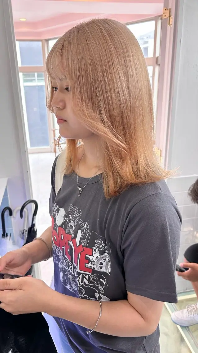 ミディアム カラー ベージュカラー ダブルカラー ミルクティーベージュ ヘアカラー レイン🌏🌱 似合わせ/ハイトーンのヘアスタイル