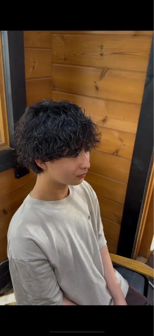 ショート パーマ メンズ メンズパーマ 波巻きパーマ 古賀 雄大のヘアスタイル