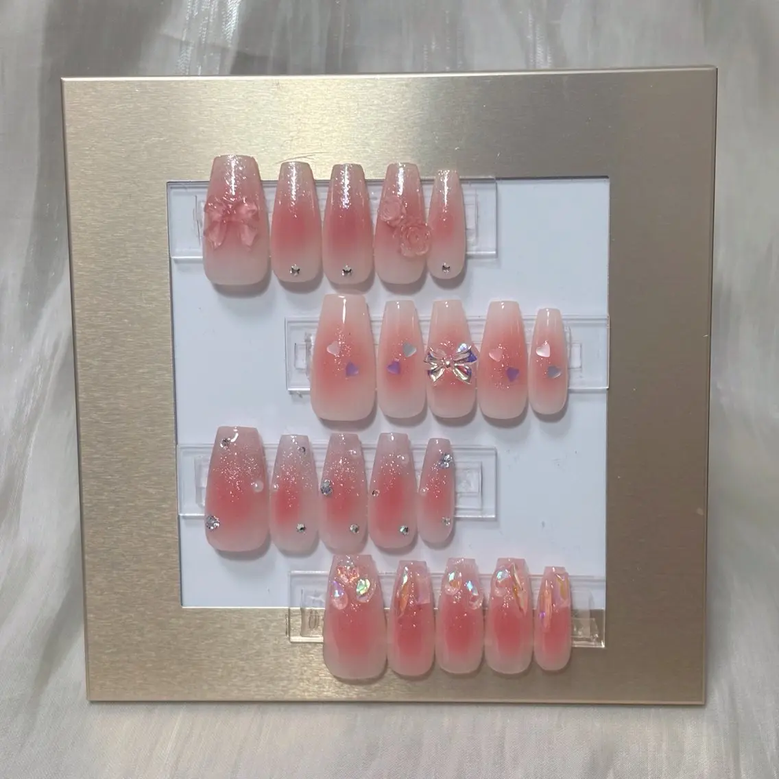 ネイル チークネイル nailroom DIASOMNIAのネイルデザイン