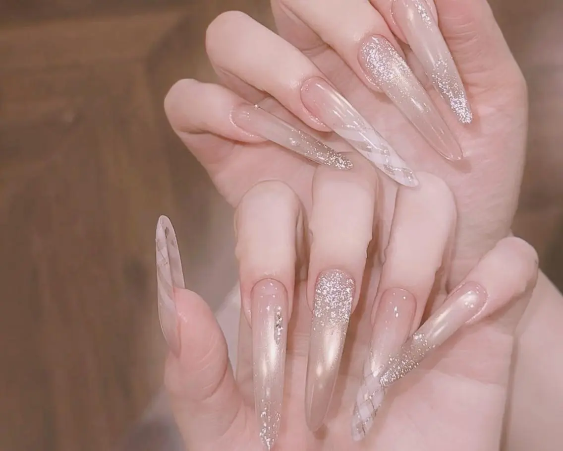 ネイル メンズ メンズ韓国風 べっ甲ネイル ボルドー ブラウン チークネイル ハンドネイル ハンドケア NEW NAIL KaKa❤️‍🔥のネイルデザイン