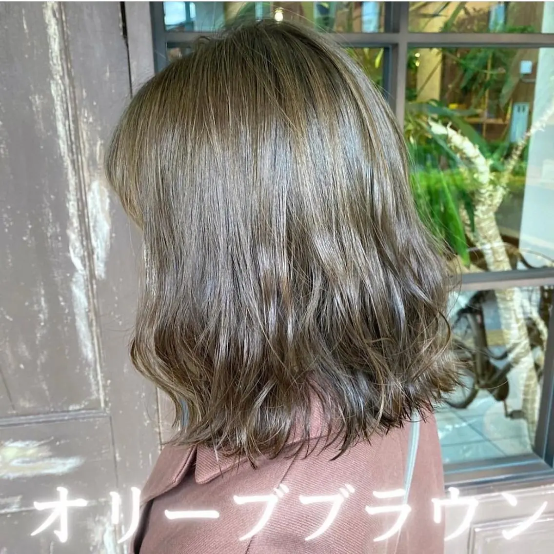 ミディアム カラー アッシュ 透明感カラー グラデーションカラー ハイライトカラー インナーカラー 川越 輝梨奈のヘアスタイル