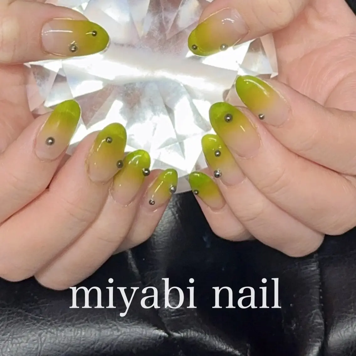 ネイル グラデーション グリーン 持ち込み オフィスネイル ハンドネイル miyabi nail 桂川駅近くのネイルデザイン