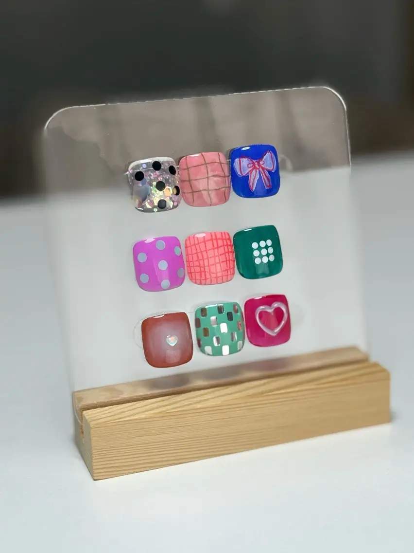 ネイル フットネイル ハート リボン フットネイル nail salon minthのネイルデザイン