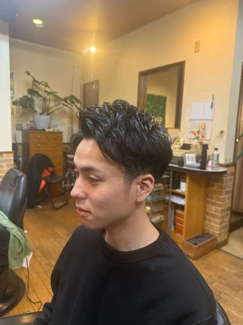 ミディアム メンズパーマ 似合わせカットのヘアスタイル