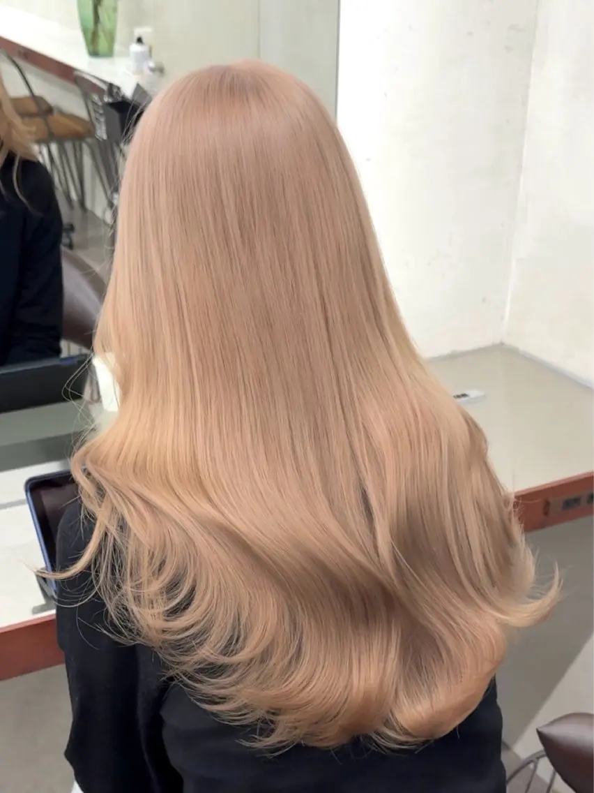 ロング カラー ベージュカラー ブリーチ ケアブリーチ 透明感カラー デザインカラー カット ヘアカラー トリートメント 似合わせカット/ ハイトーン/aoiのヘアスタイル