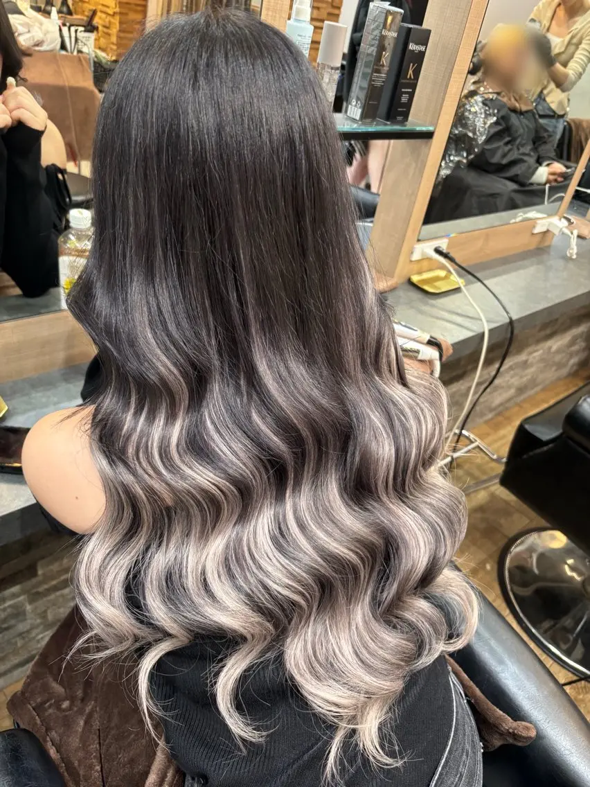 ロング カラー シールエクステ アッシュ アッシュブラック 黒髪 ブリーチ ヘアカラー エクステ 横浜/エクステ特化× 艶カラー/あいかのヘアスタイル