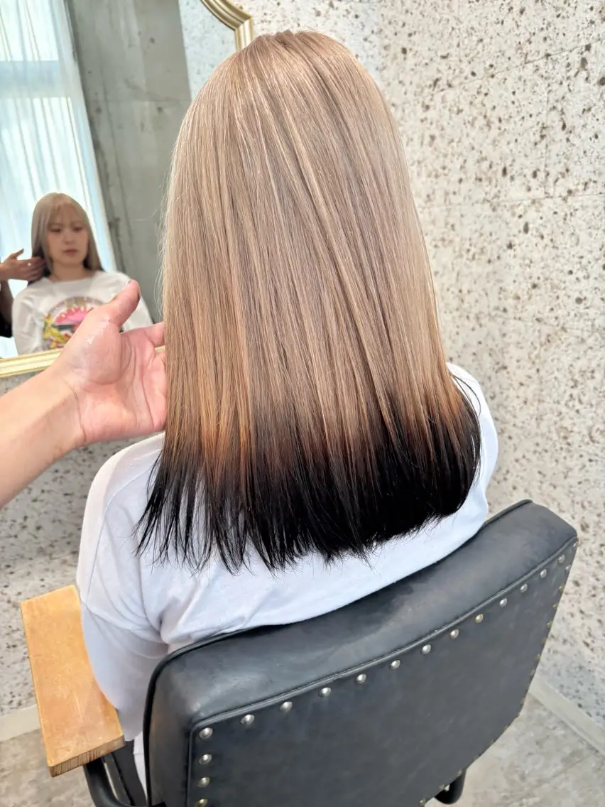 セミロング カラー ベージュカラー 黒髪 ミルクティーベージュ SHOTO ハイトー ン/ブロンドカラーのヘアスタイル