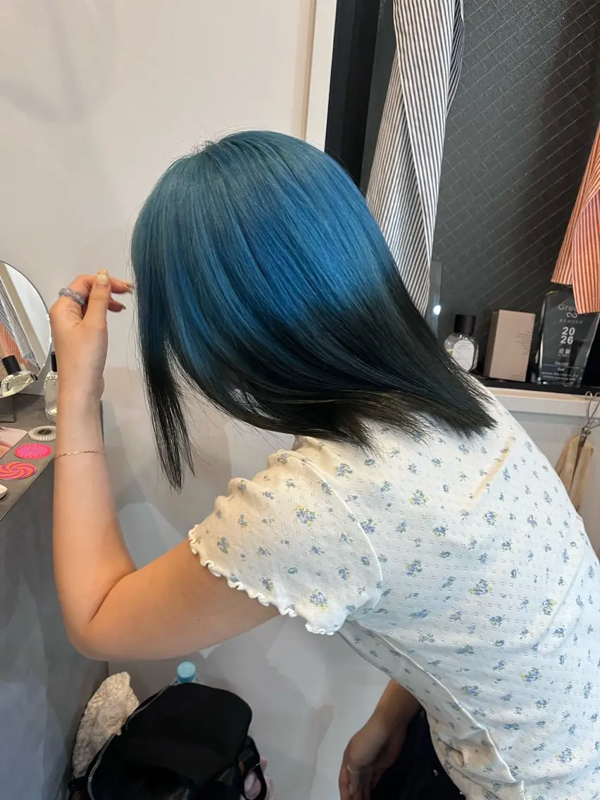 ミディアム ヘアカラー anri/大阪/ レイヤーカットのヘアスタイル