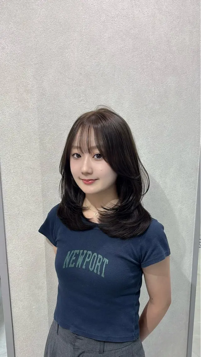 ミディアム ✨暖色カラー🍒にこ 🍒赤髪/レイヤー✨のヘアスタイル