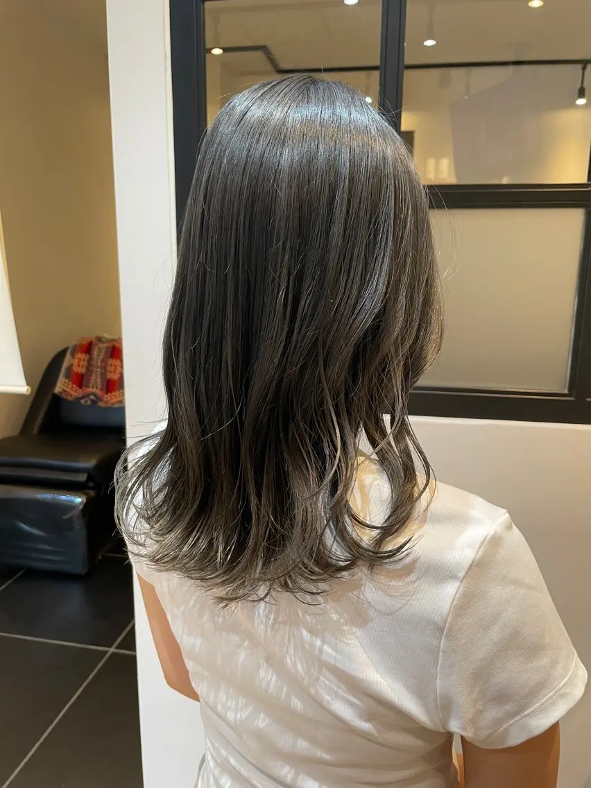 セミロング カット ヘアカラー トリートメント ヘッドスパ ハイトーン/カラー/ 用賀/稲若健太郎のヘアスタイル